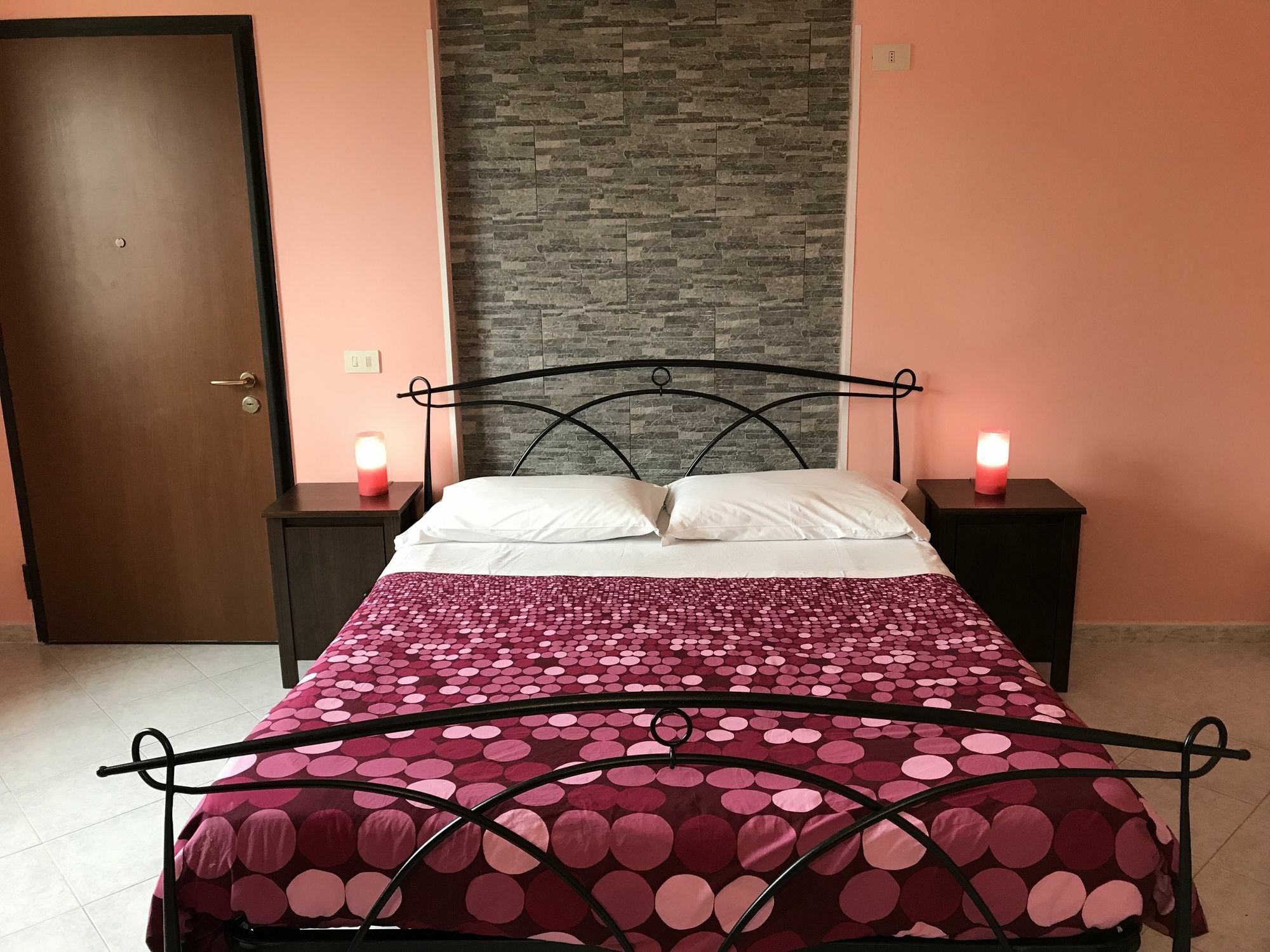 פיומיצ'ינו Guest House Il Faraone מראה חיצוני תמונה
